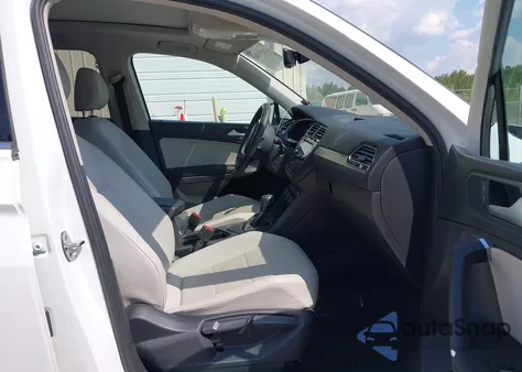 2020 Volkswagen Tiguan 2.0T Se/2.0T Se R-Line Black/2.0T Sel z USA, uszkodzony, nr VIN 3VV3B7AX7LM142814